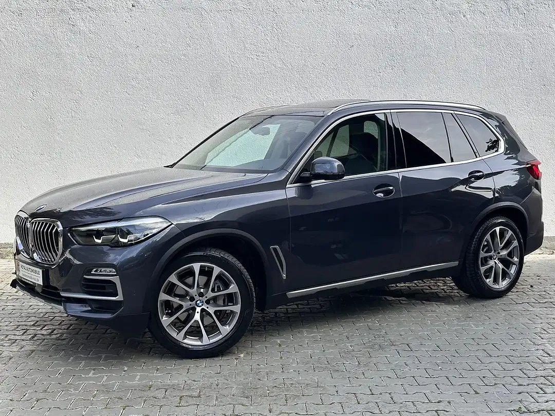 BMW X5 - Thumbnail 1