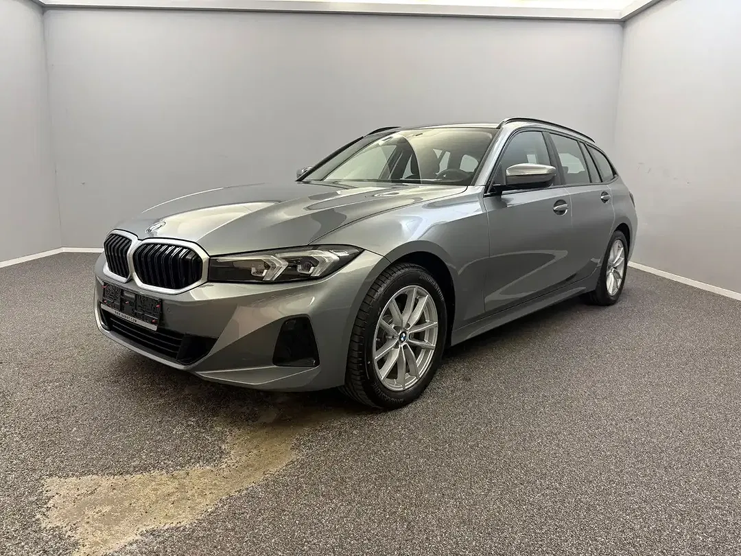 BMW 320 - Thumbnail 1