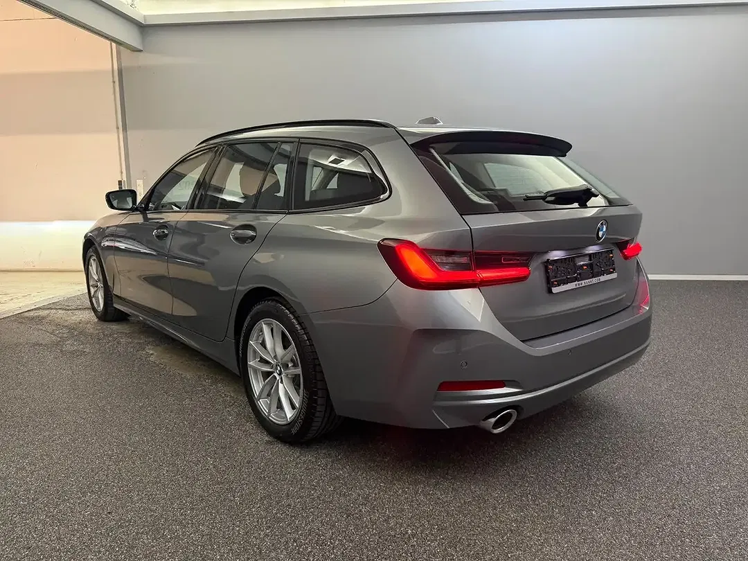 BMW 320 - Thumbnail 5