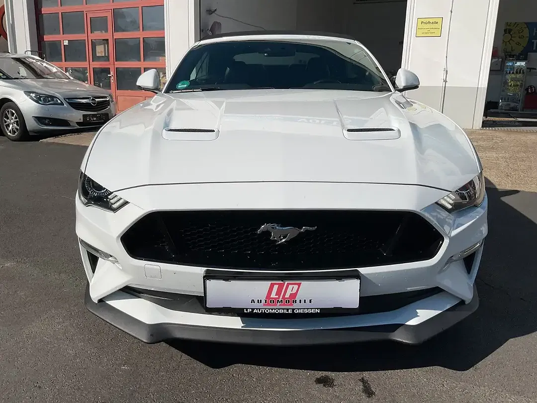 Ford Mustang - Thumbnail 2