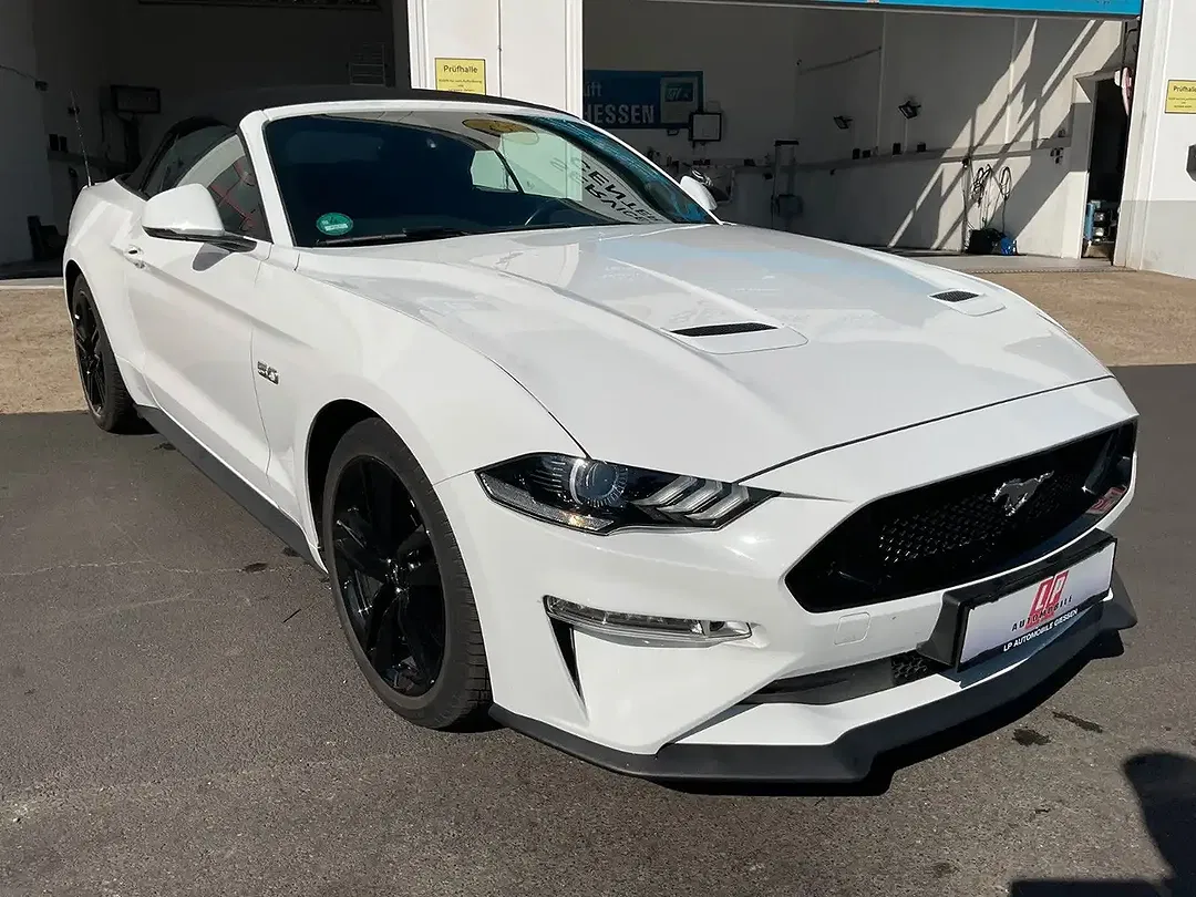 Ford Mustang - Thumbnail 3
