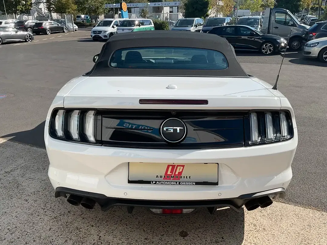 Ford Mustang - Thumbnail 6