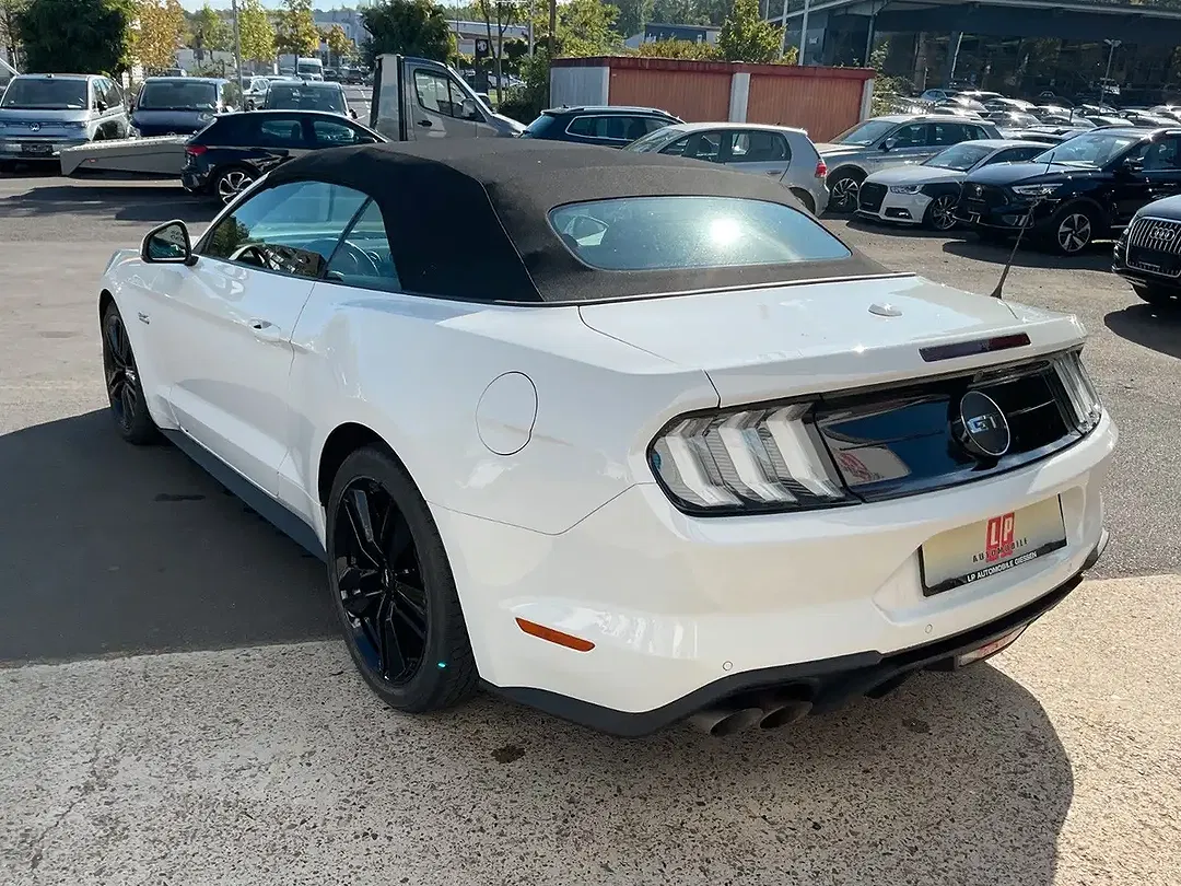 Ford Mustang - Thumbnail 7