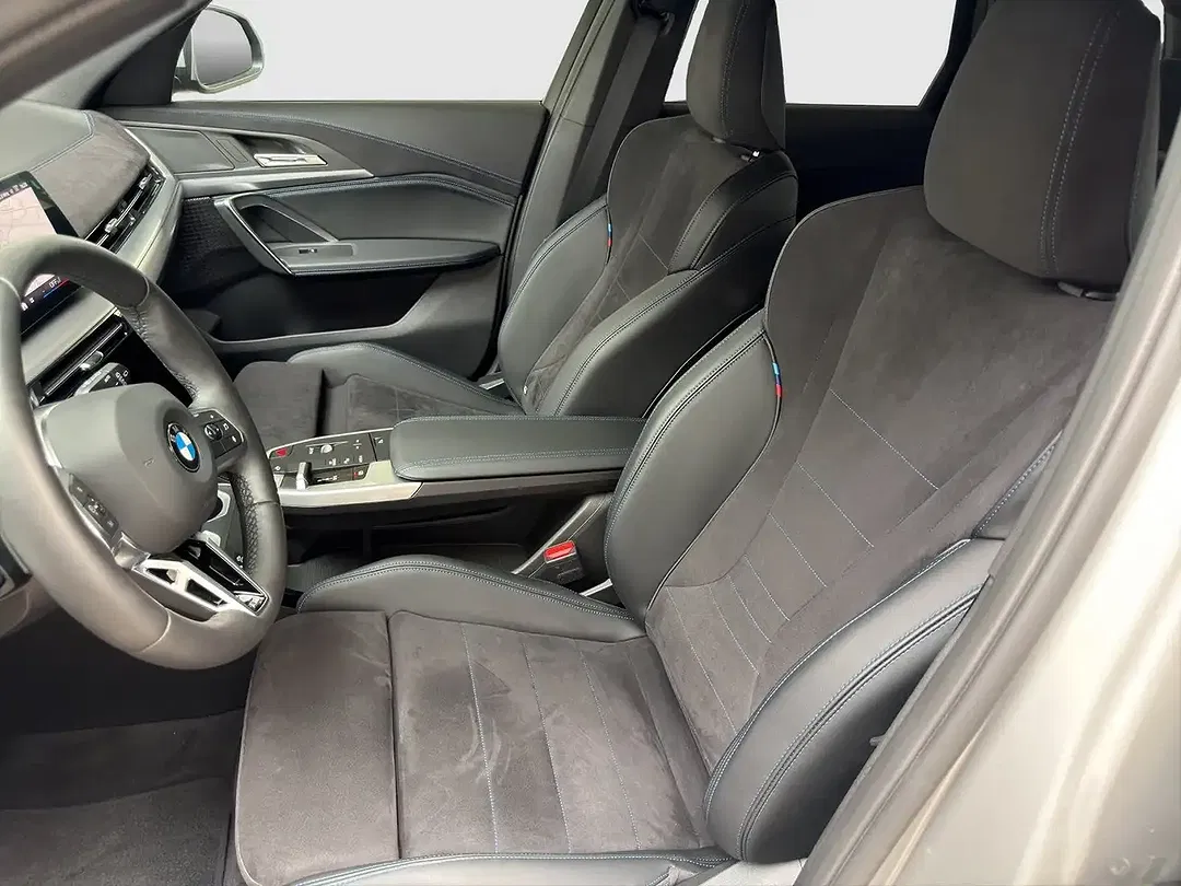 BMW X1 - Thumbnail 11