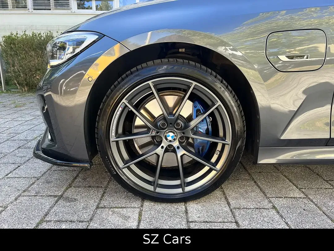 BMW 330 - Thumbnail 11