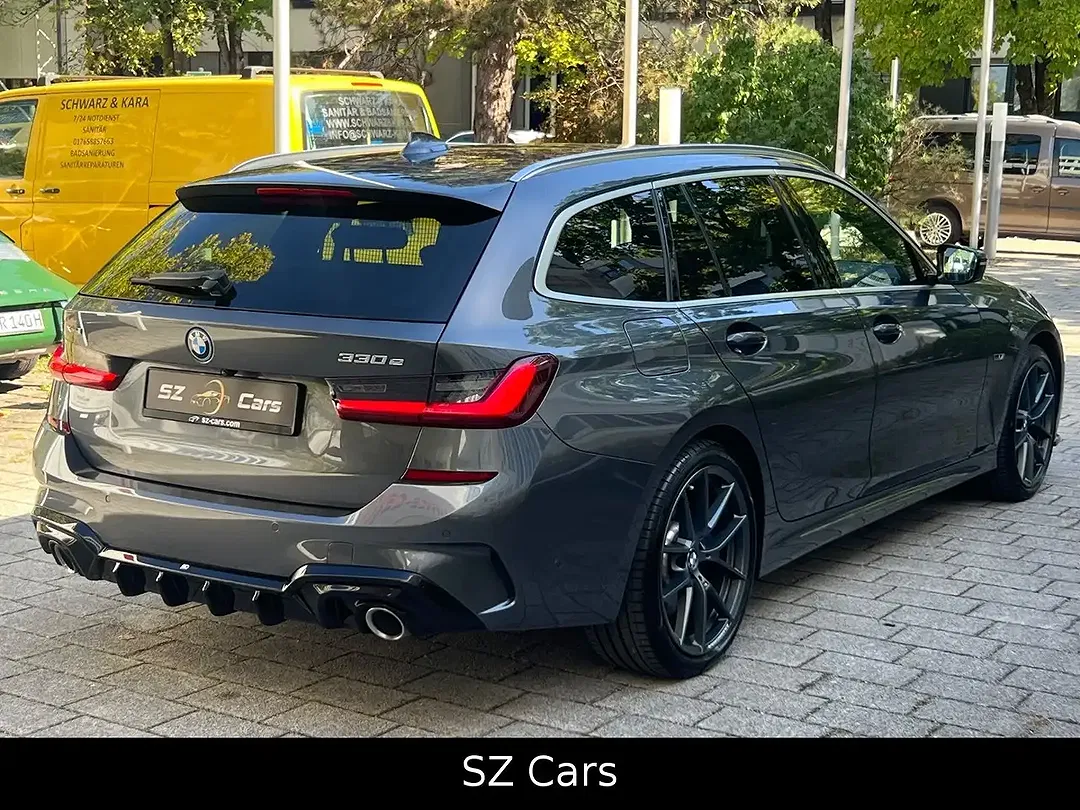 BMW 330 - Thumbnail 6