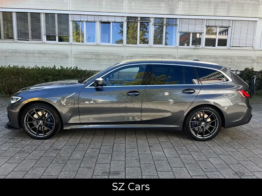 BMW 330 - Thumbnail 9
