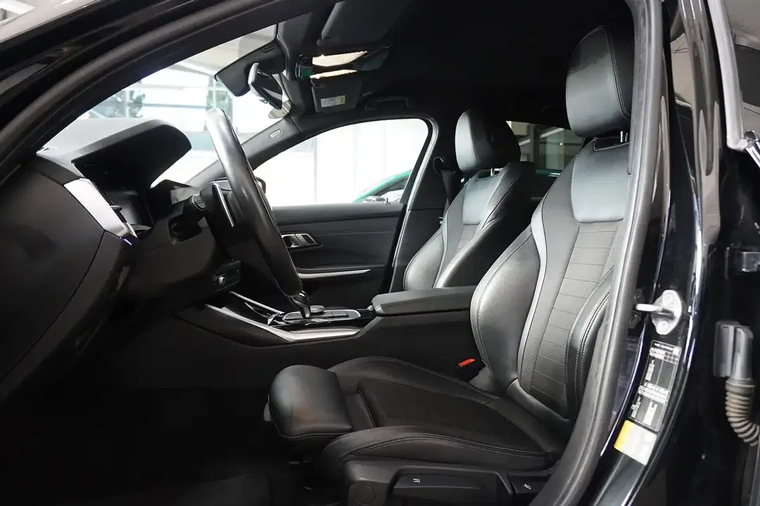 BMW 330 - Thumbnail 13