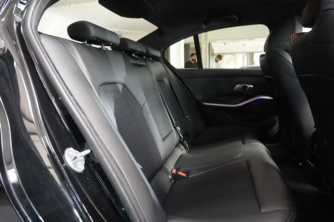 BMW 330 - Thumbnail 17