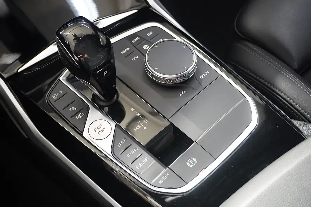 BMW 330 - Thumbnail 24