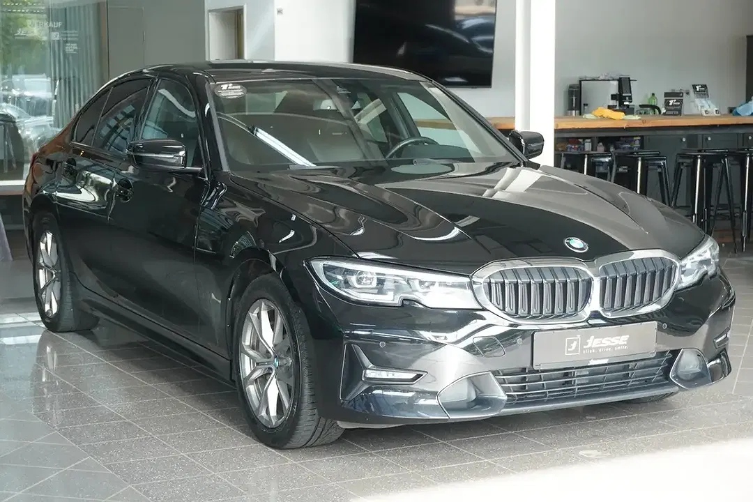 BMW 330 - Thumbnail 3
