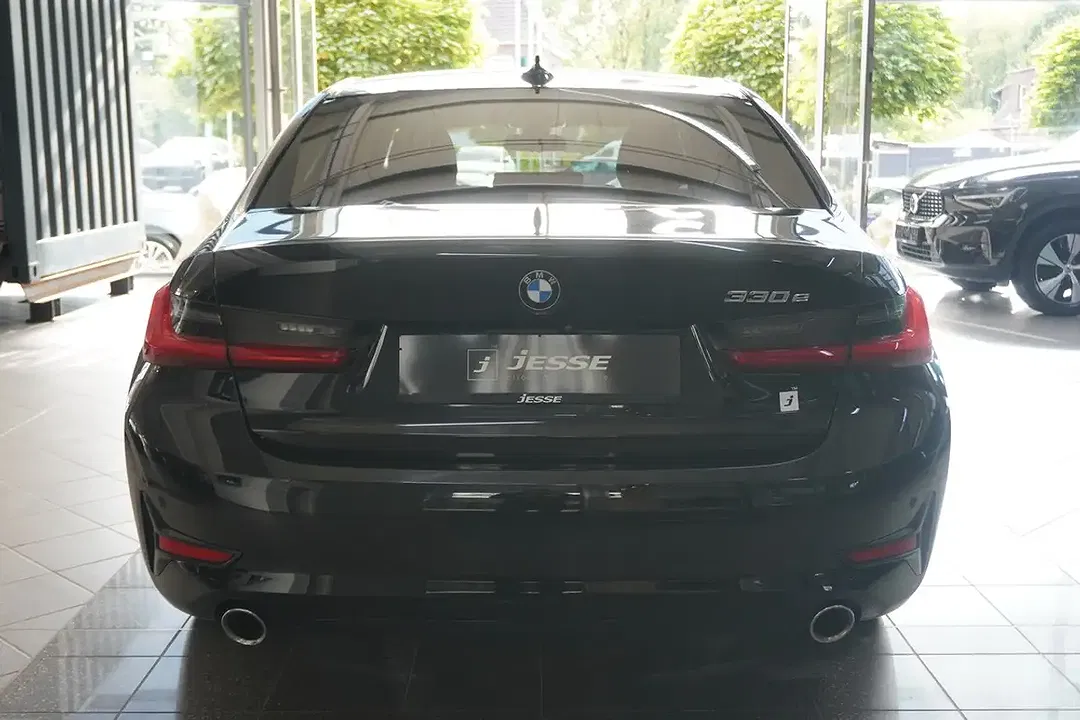 BMW 330 - Thumbnail 7
