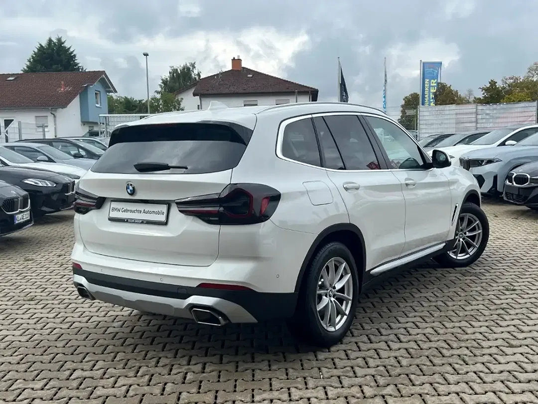 BMW X3 - Thumbnail 2