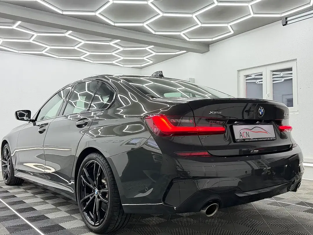 BMW 330 - Thumbnail 11