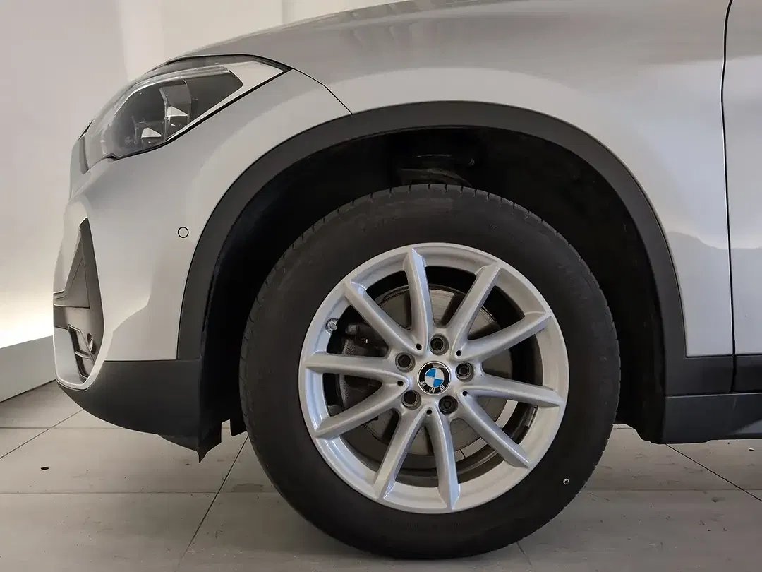 BMW X1 - Thumbnail 11
