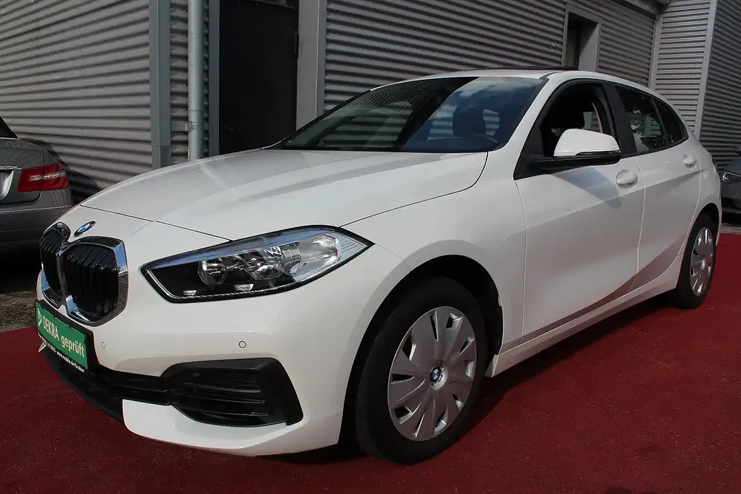 BMW 116 - Thumbnail 1