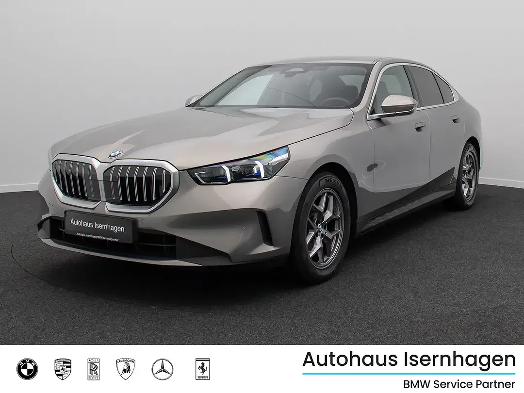 BMW 520 - Thumbnail 1