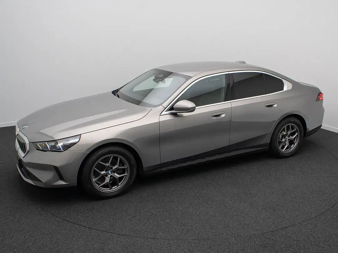 BMW 520 - Thumbnail 12