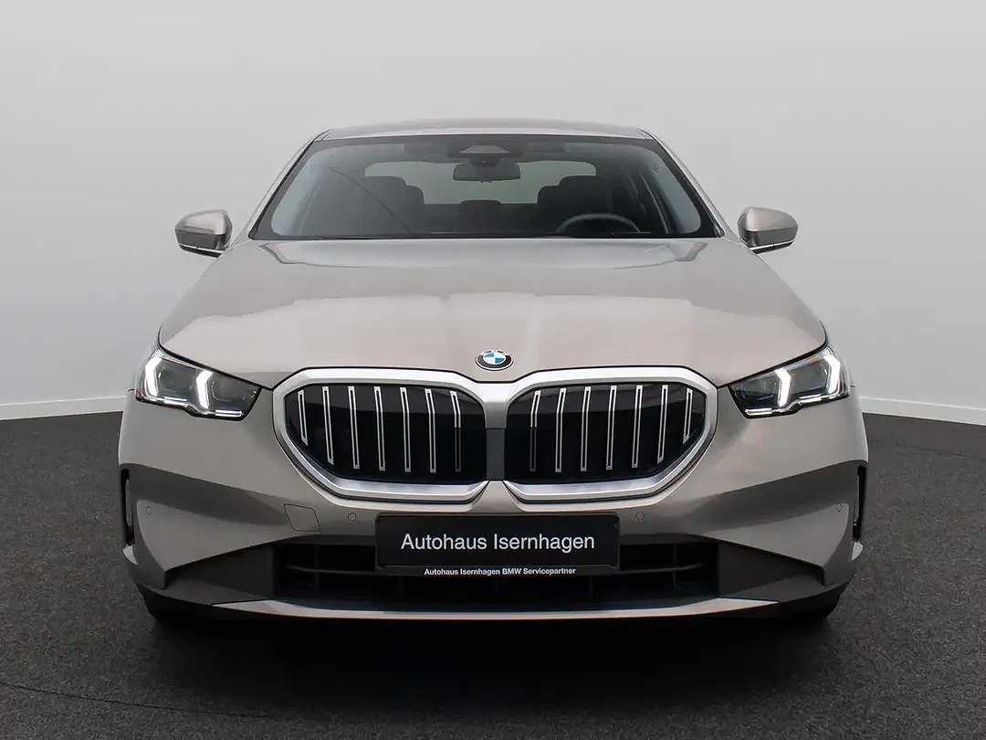BMW 520 - Thumbnail 2