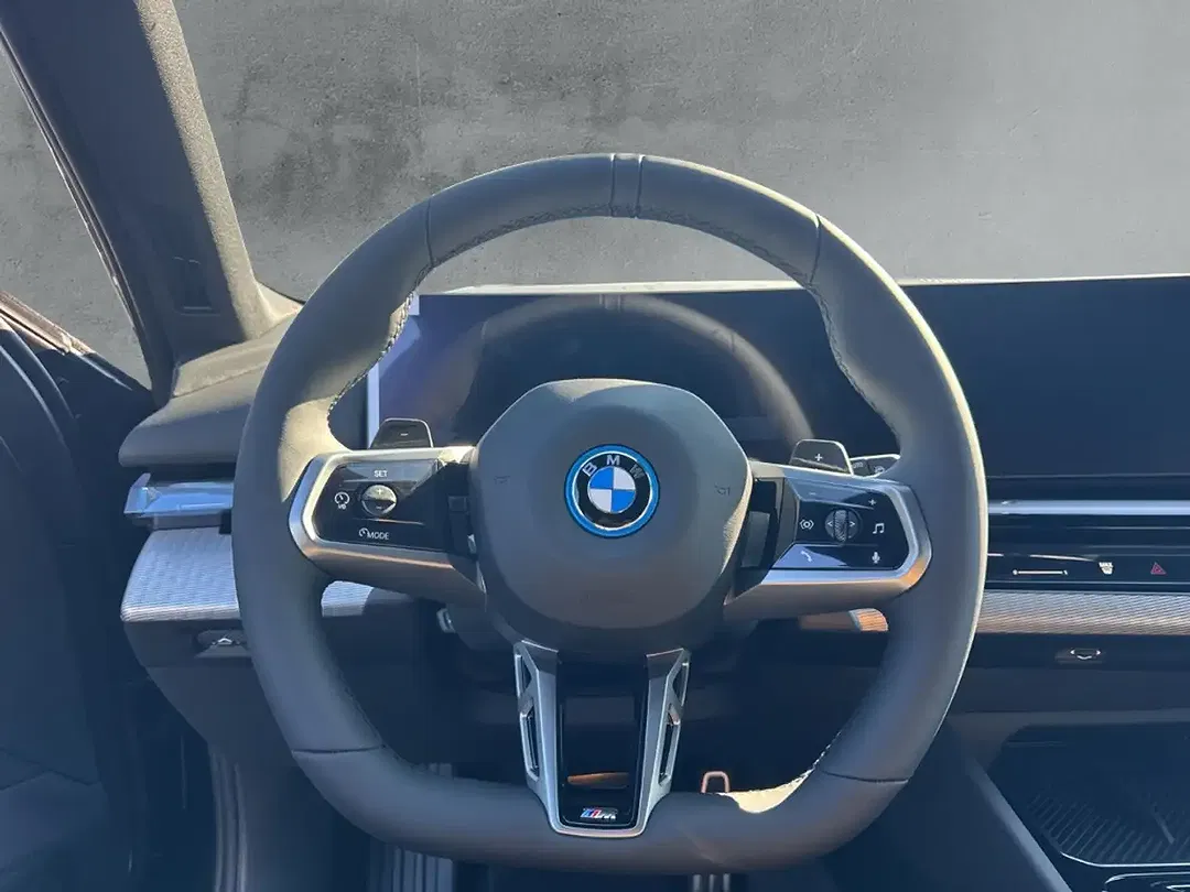 BMW 530 - Thumbnail 10