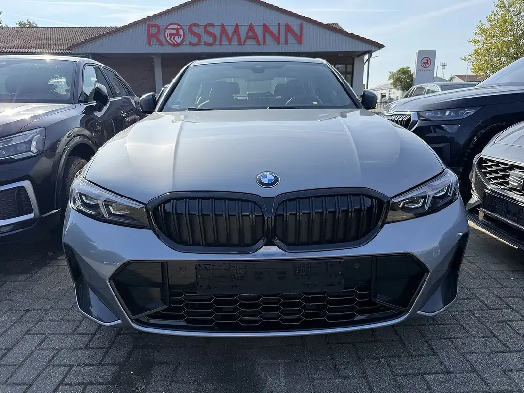 BMW 320 - Thumbnail 1