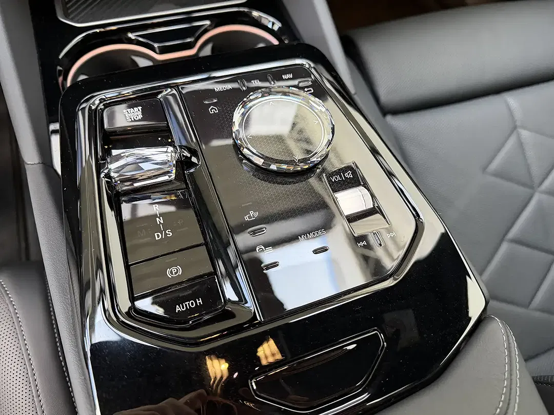BMW 550 - Thumbnail 11