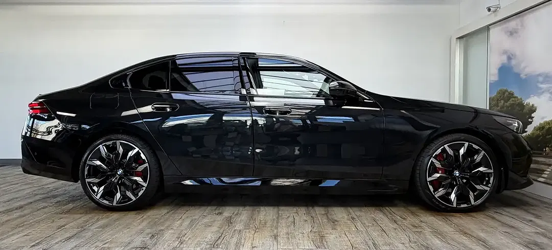 BMW 550 - Thumbnail 4