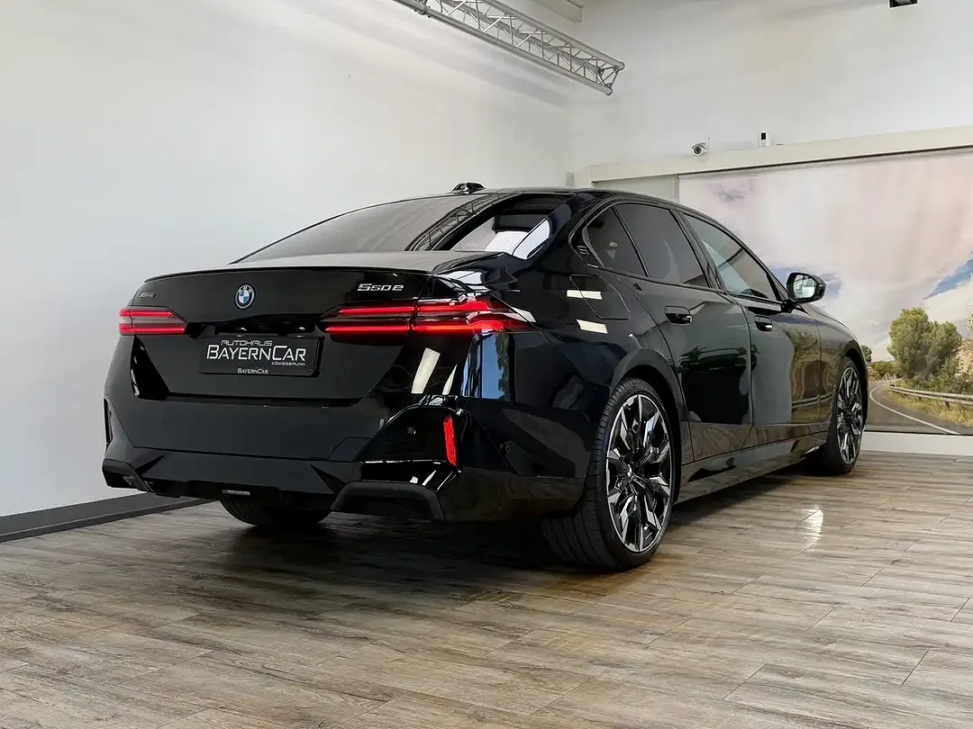 BMW 550 - Thumbnail 6