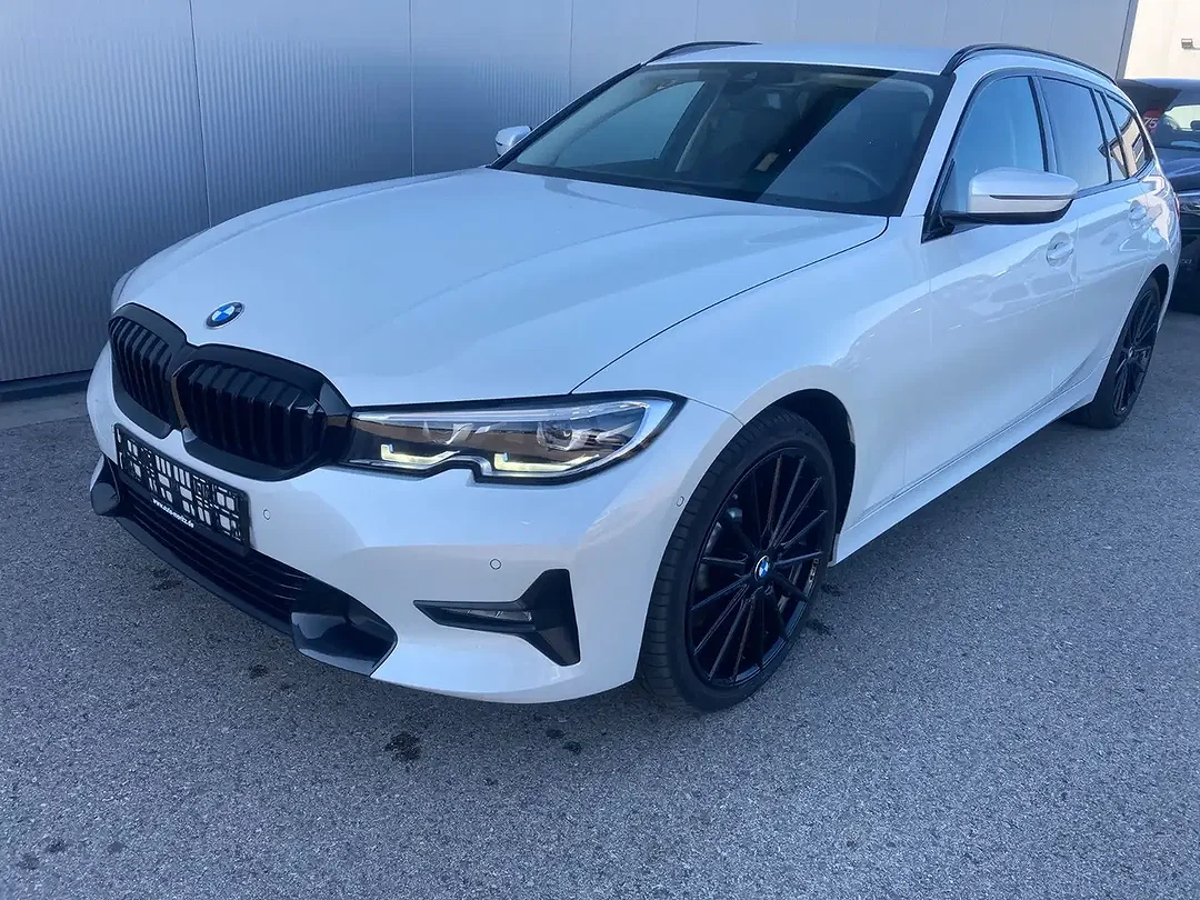 BMW 330 - Afbeelding 1
