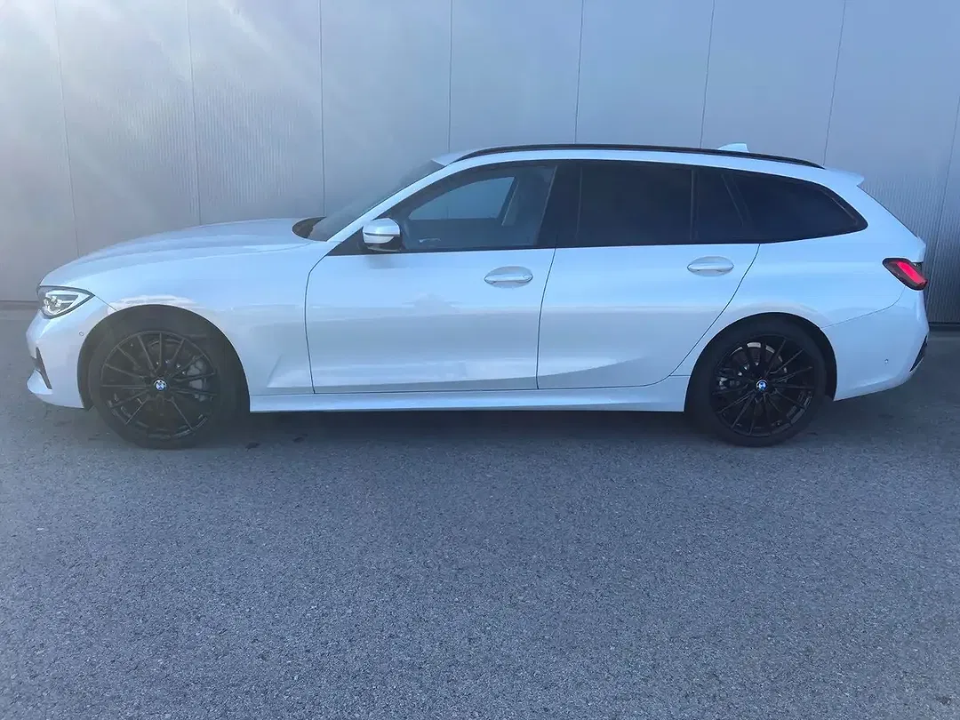 BMW 330 - Thumbnail 2