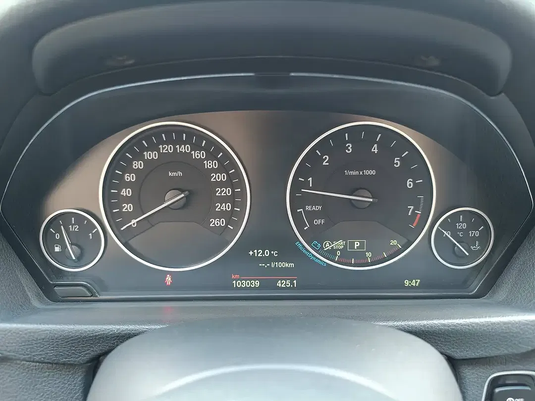 BMW 320 - Thumbnail 12