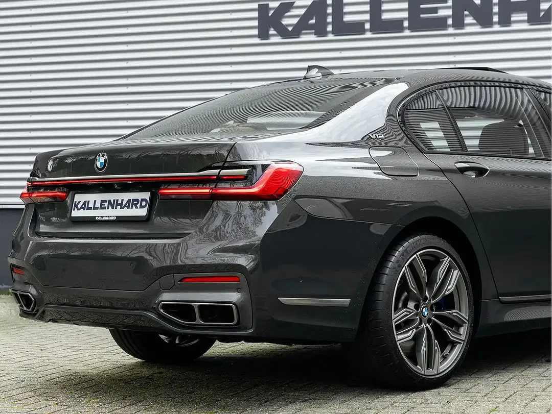 BMW 760 - Thumbnail 11