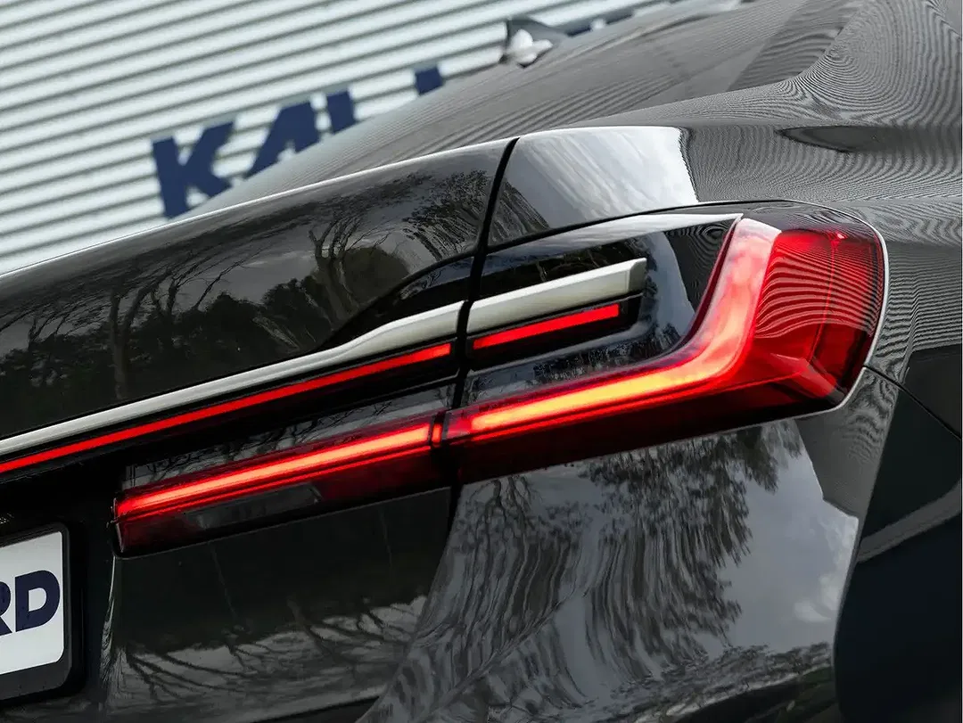BMW 760 - Thumbnail 13