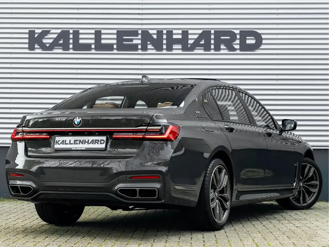 BMW 760 - Thumbnail 2