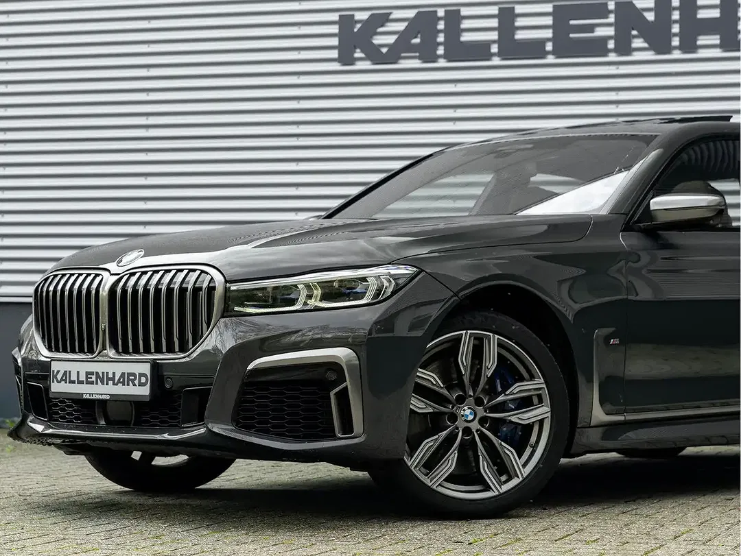 BMW 760 - Thumbnail 8