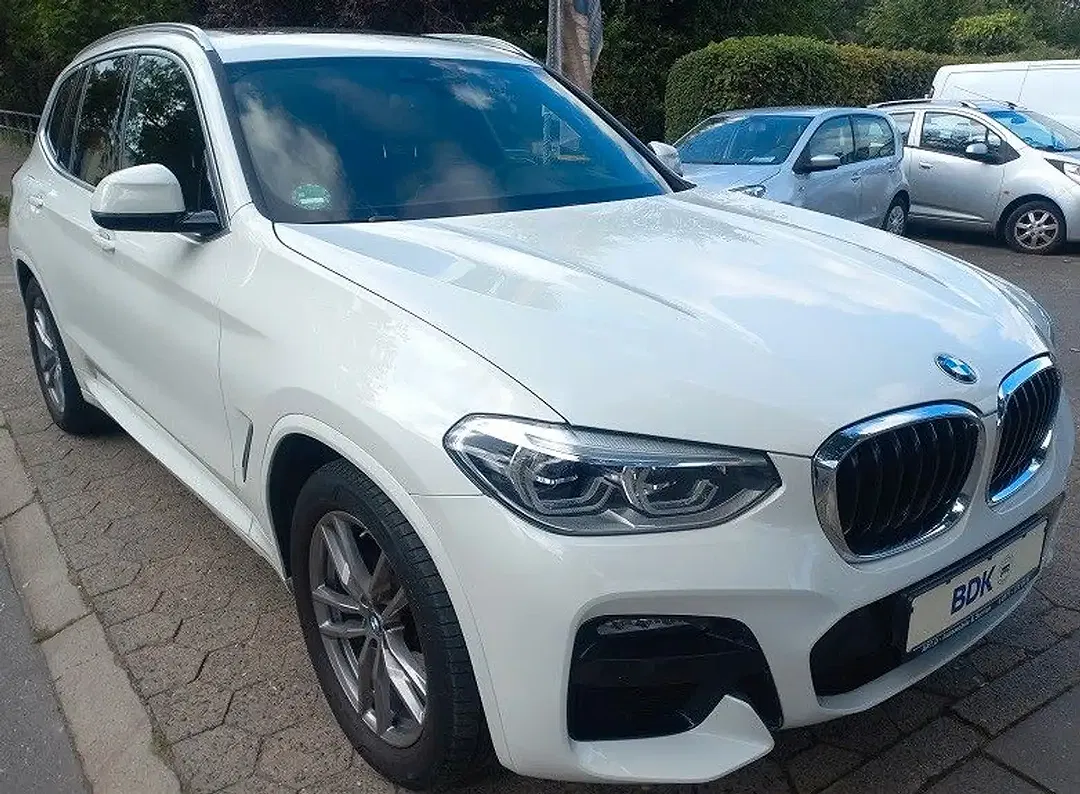 BMW X3 - Thumbnail 2