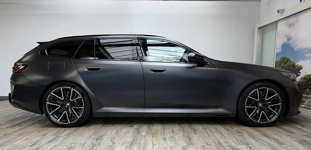 BMW M5 - Thumbnail 4