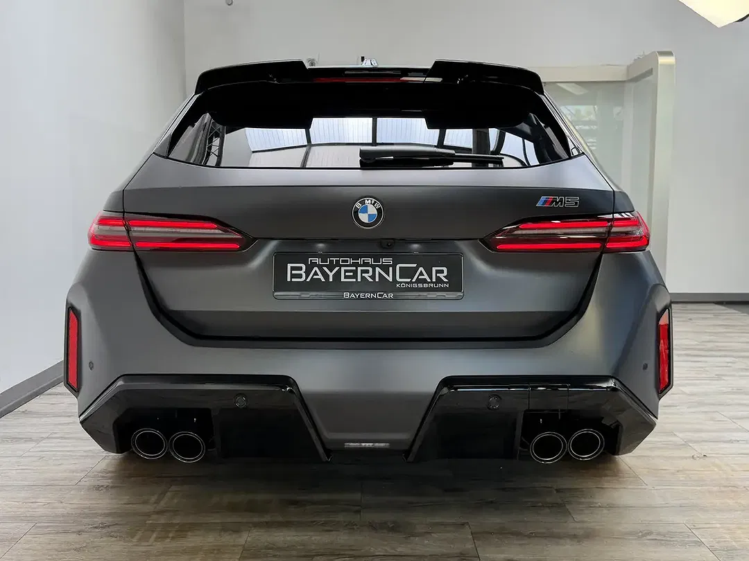 BMW M5 - Thumbnail 5