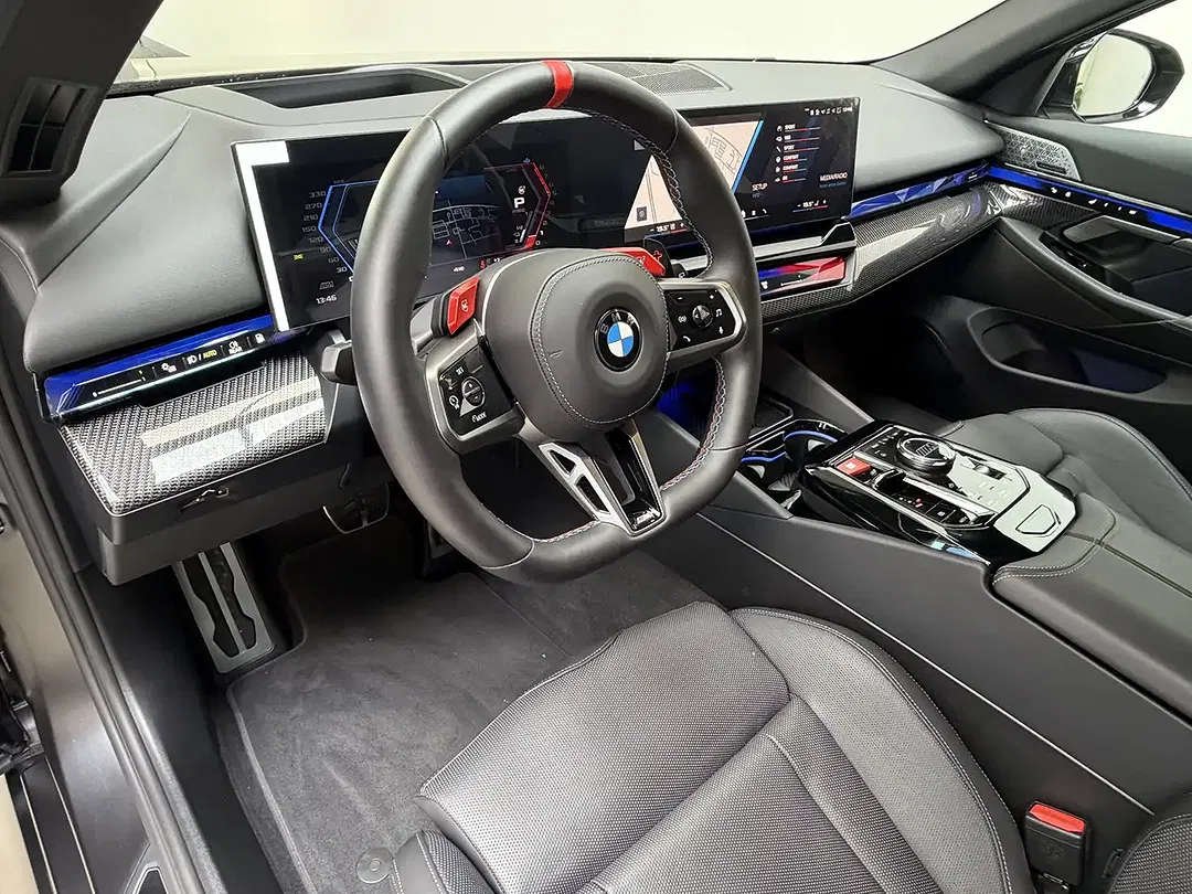 BMW M5 - Thumbnail 8