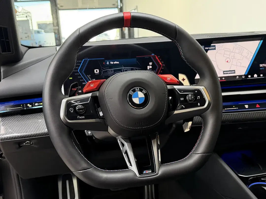 BMW M5 - Thumbnail 9