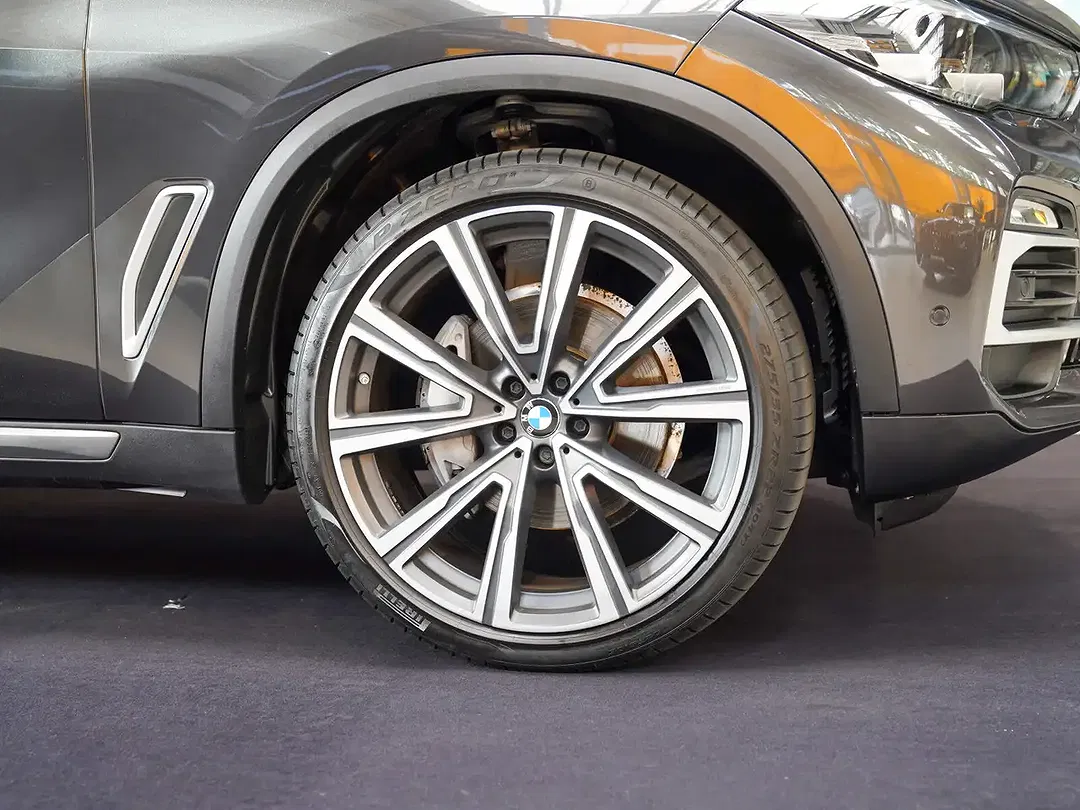 BMW X5 - Thumbnail 2