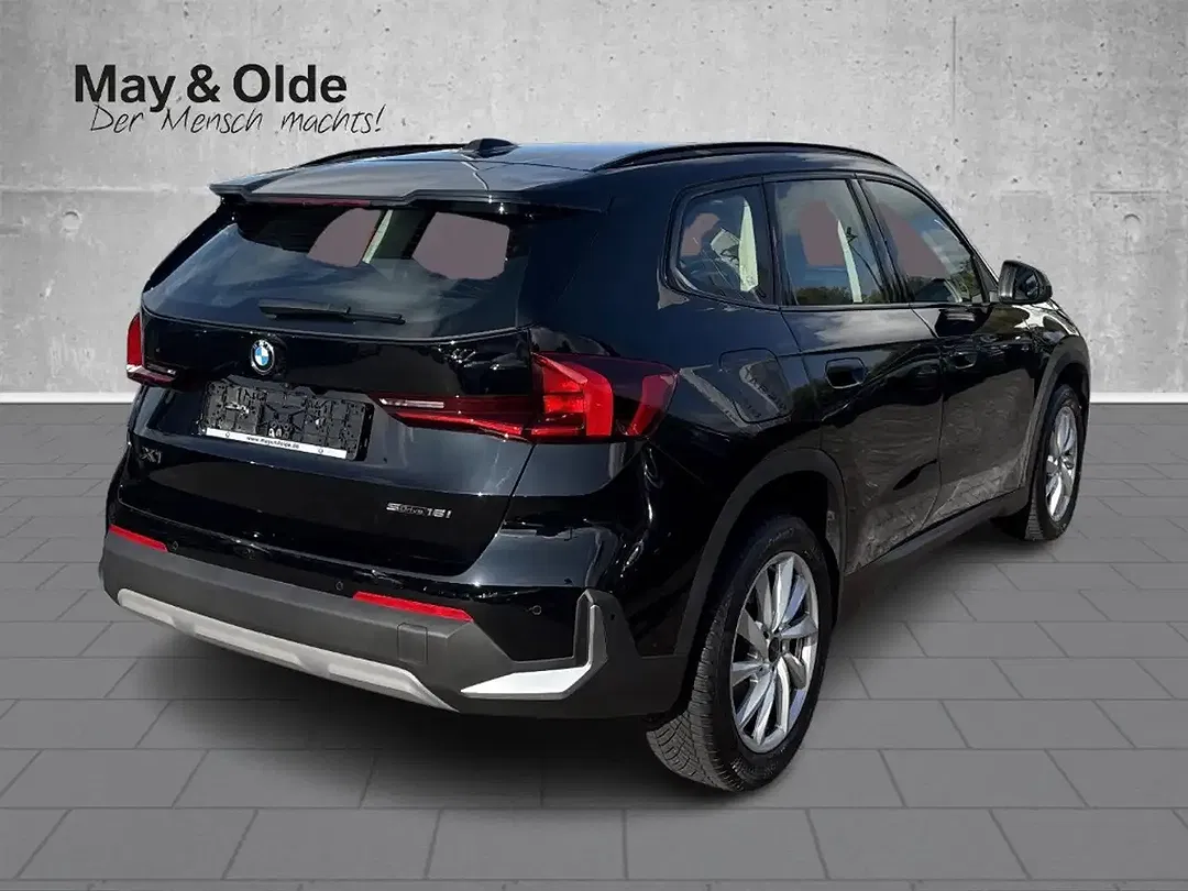 BMW X1 - Thumbnail 3