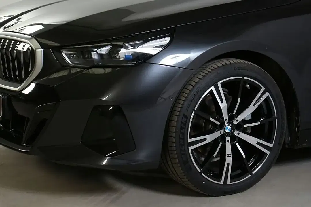 BMW 520 - Thumbnail 12