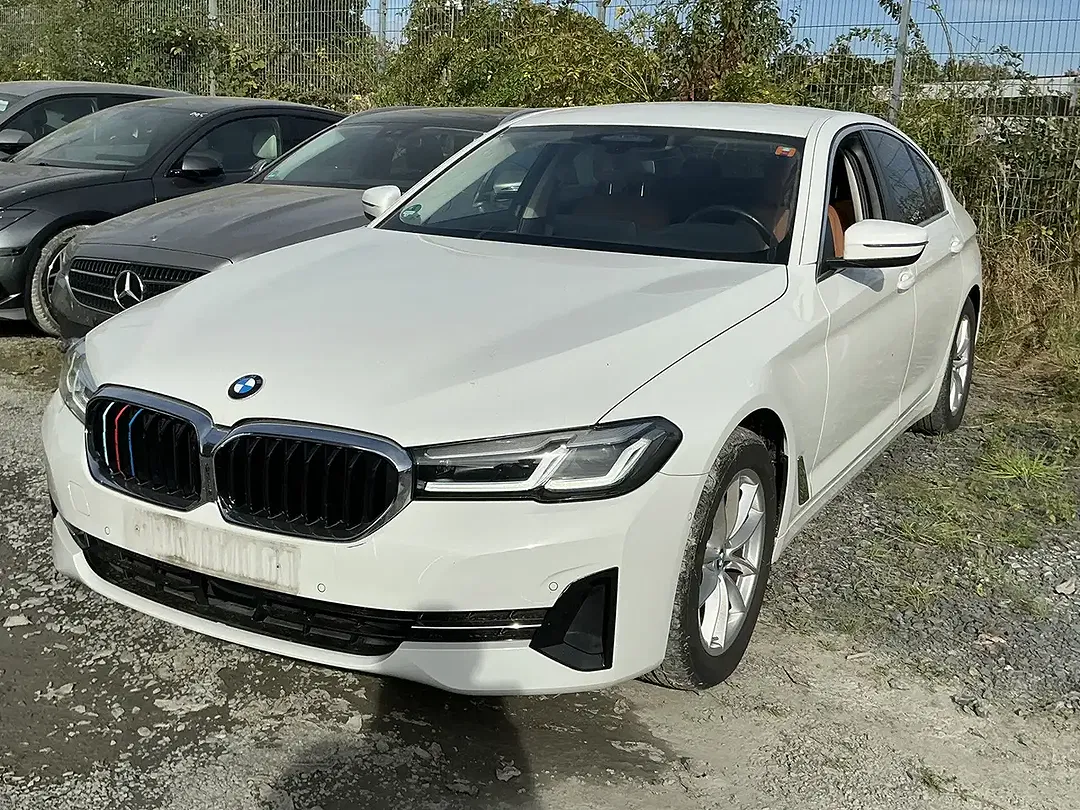 BMW 520 - Thumbnail 1