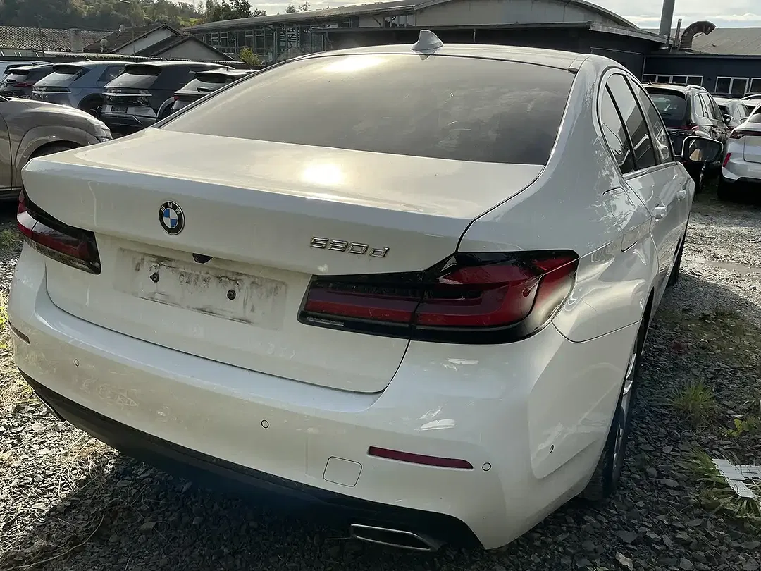 BMW 520 - Thumbnail 2