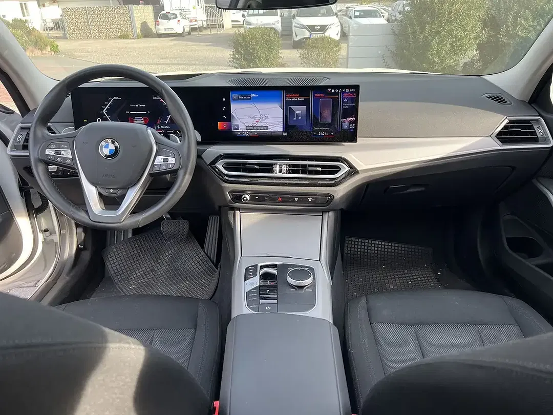 BMW 318 - Thumbnail 11
