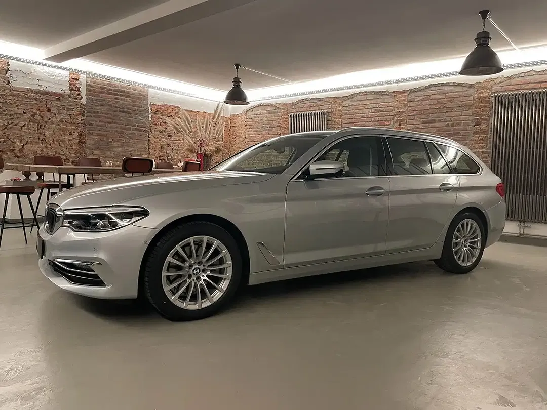 BMW 520 - Thumbnail 2