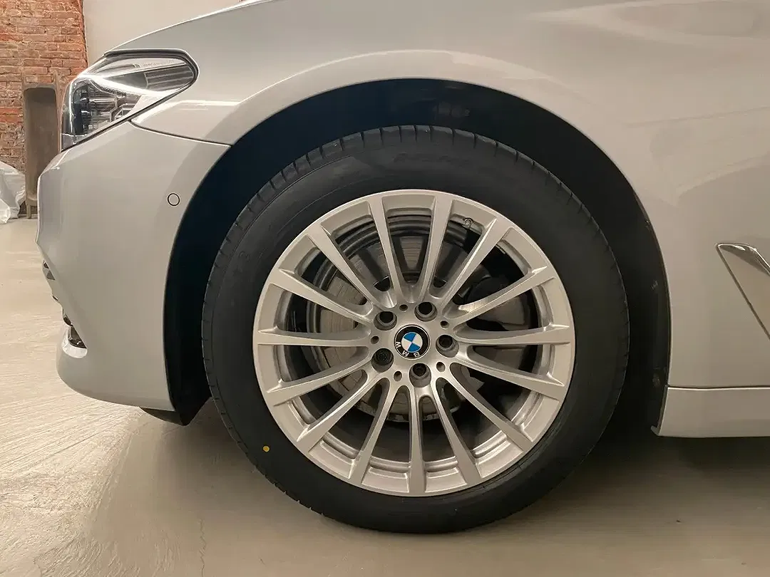 BMW 520 - Thumbnail 9