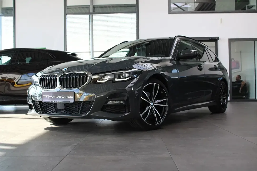 BMW 320 - Thumbnail 2