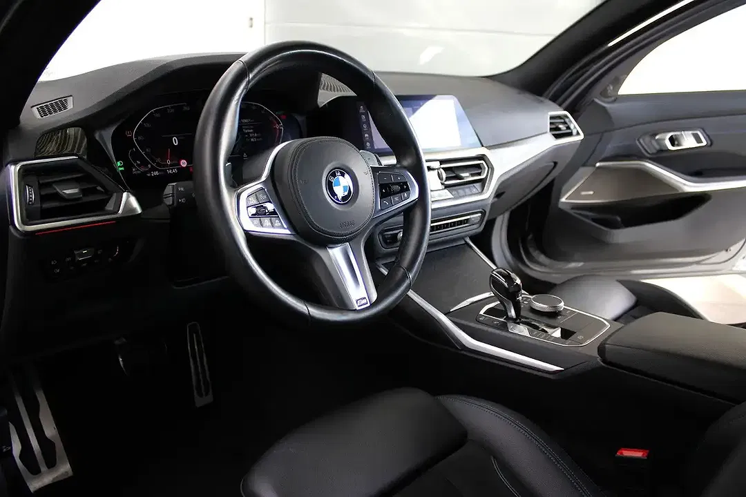 BMW 320 - Thumbnail 3